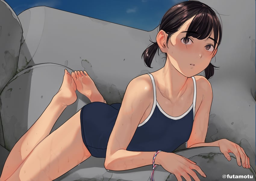 原创、里中惠 (两只小鸟) 1名女孩 作者名 赤脚 蓝色连体泳衣 手链