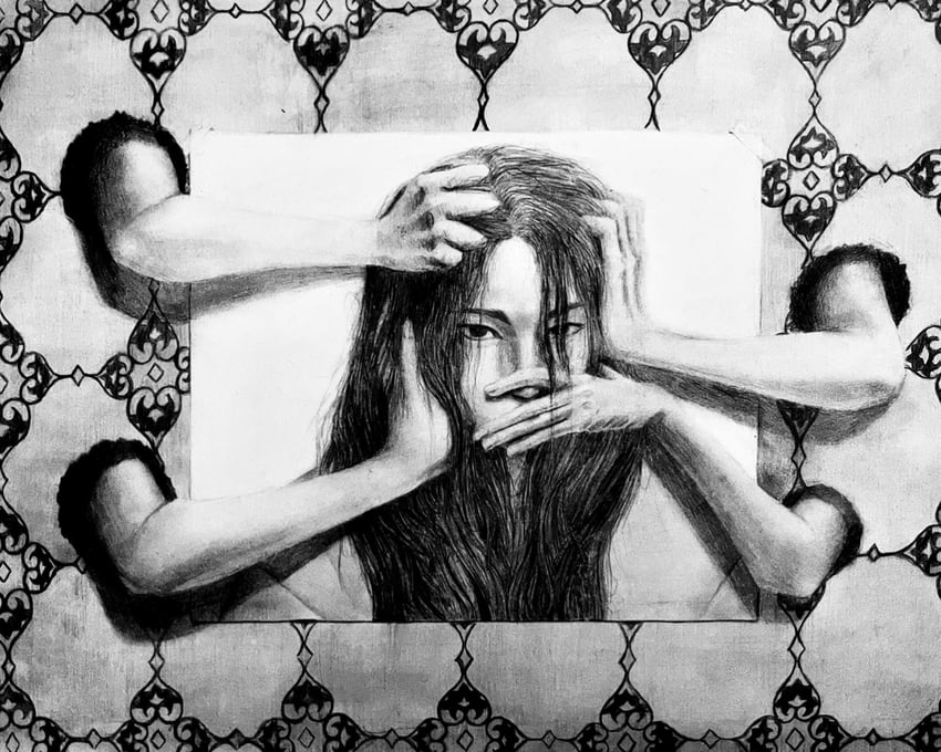 原创 1名女孩 4人以上 黑发 破墙而出 抚摸脸颊