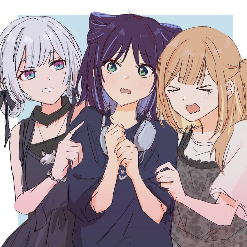 超辉夜姬!、辉夜 (超辉夜姬!)、留奈美八千代 3人女子 闭眼挤眼 黑色连衣裙 金发 蓝发