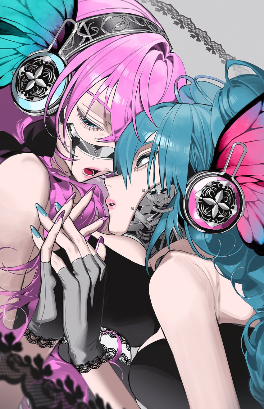Magnet (Vocaloid)、VOCALOID、初音未来 2名女孩 机器人 水蓝色指甲 黑色蝴蝶结 黑衬衫