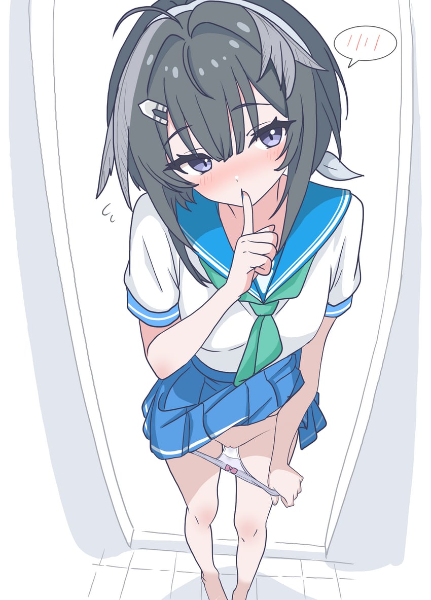 明日方舟、羽毛笔 (明日方舟) 1名女孩 替换服装 黑发 蓝眼 蓝色水手领