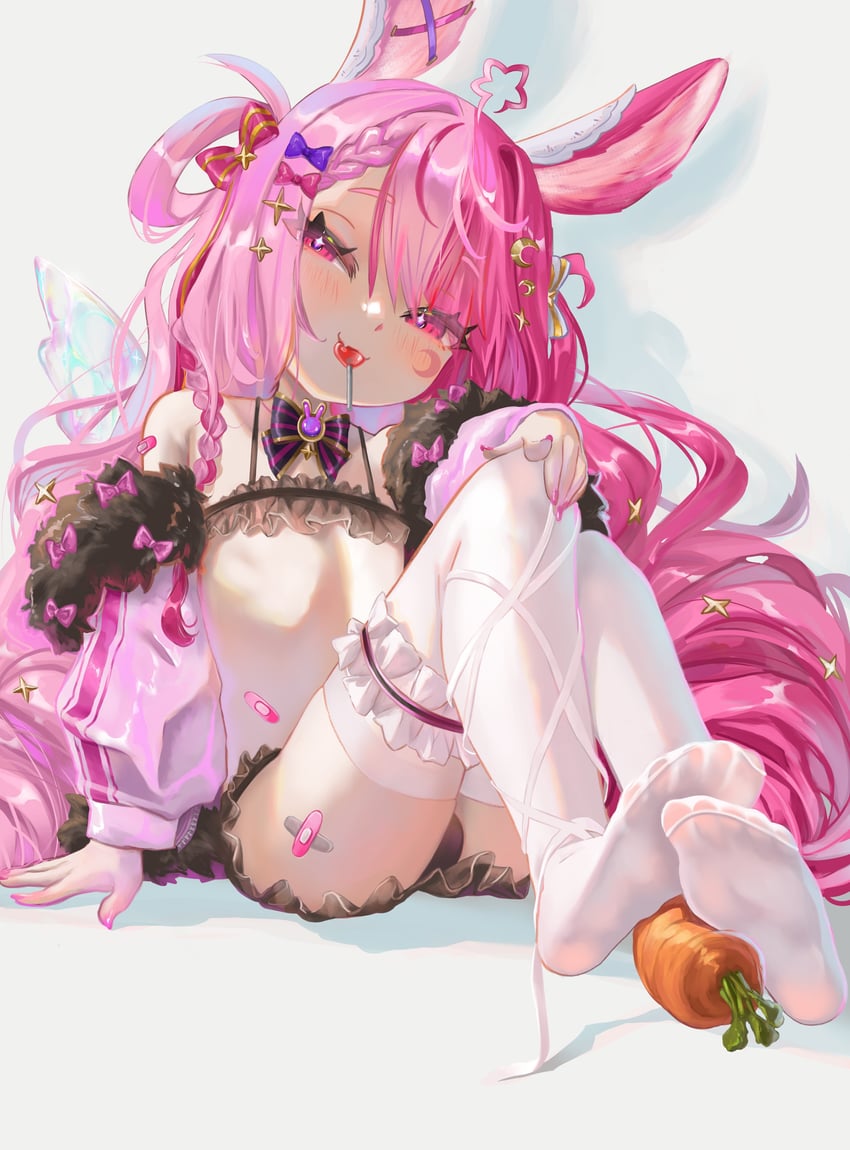 色差、拉拉贝尔摇篮曲 1名女孩 兽耳 腋窝褶皱 创可贴 手臂上的绷带