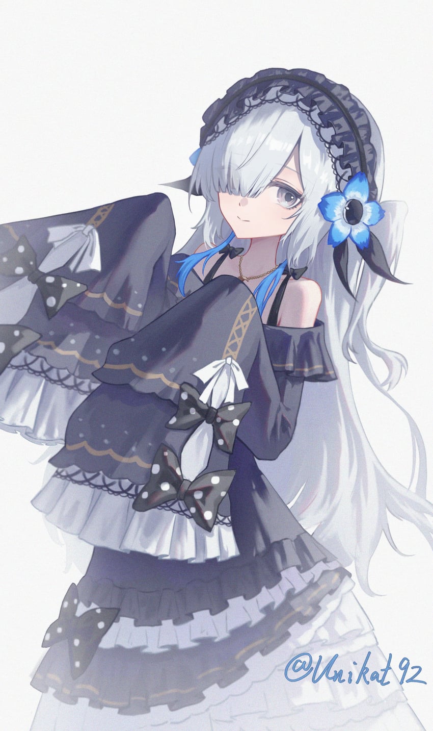 CeVIO、神椿工作室、魔法少女的小镇审判 1名女孩 作者名 露肩 黑色丝带 蓝色连衣裙