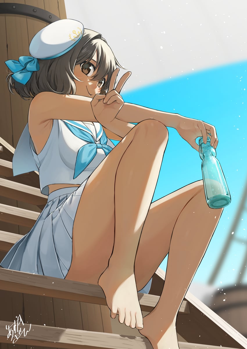 原创 1名女孩 锚标志 手臂搭在膝盖上 腋下 作者名