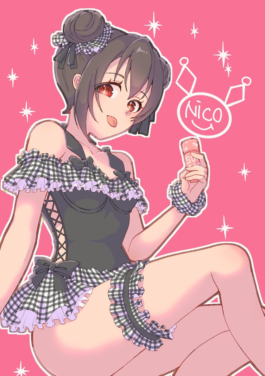 Love Live!、Love Live! 学园偶像祭、矢泽妮可 1名女孩 手臂放在侧边 举手 裸腿 黑色蝴蝶结