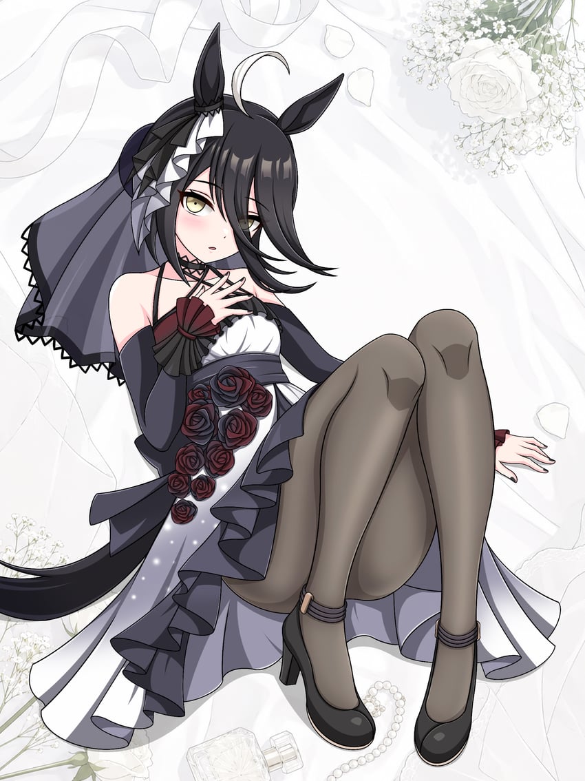 赛马娘、曼城茶座 (Mysterious Rose) (赛马娘)、曼城茶座 (赛马娘) 1名女孩 呆毛 兽耳 露肩 黑花