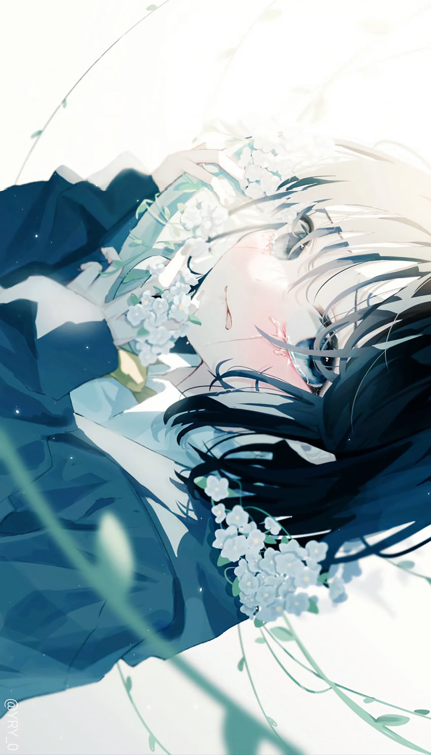 原创 1名女孩 黑发 蓝眼 蓝花 蓝色夹克