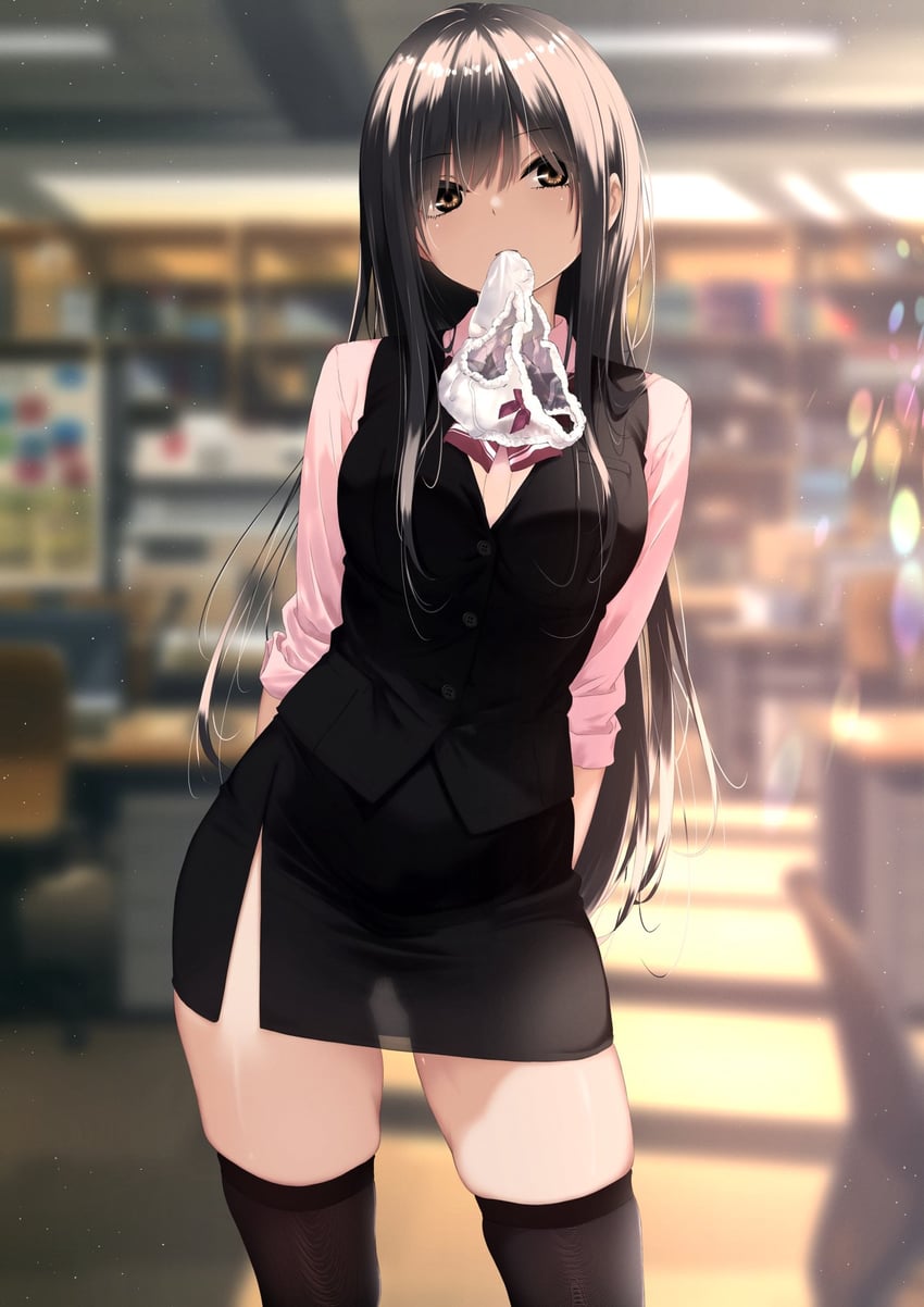 原创 1名女孩 黑发 黑色裙子 黑色过膝袜 黑色马甲
