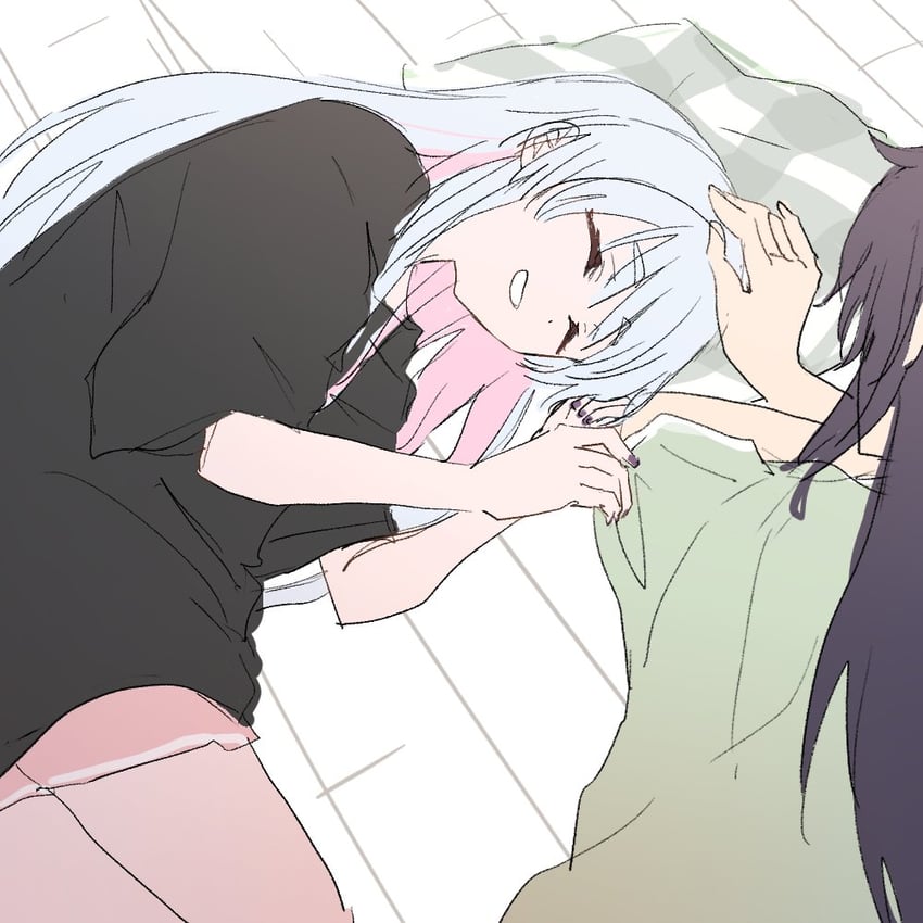 超辉夜姬!、留奈美八千代、坂寄伊吕波 2名女孩 黑发 黑衬衫 闭眼 扯衣服