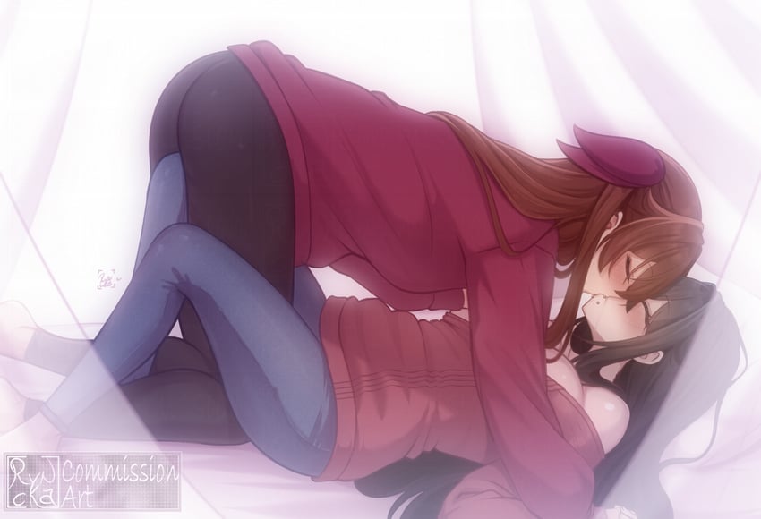 原创 2名女孩 黑发 黑裤子 蓝色裤子 脸红