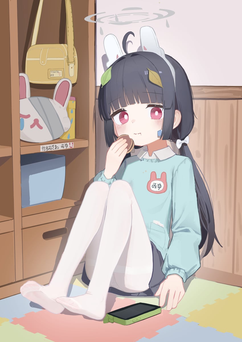 蔚蓝档案、霞泽美游 (蔚蓝档案) 1名女孩 :t 靠墙 呆毛 替换服装