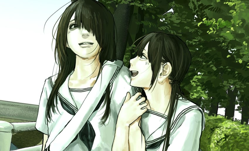 原创 2名女孩 卧蚕 抱住手臂 黑瞳 黑发
