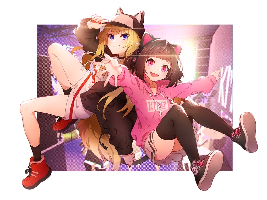 KMNZ、Lita (KMNZ)、LIZ (KMNZ) 2名女孩 :D 整理衣服 整理头饰 兽耳耳机